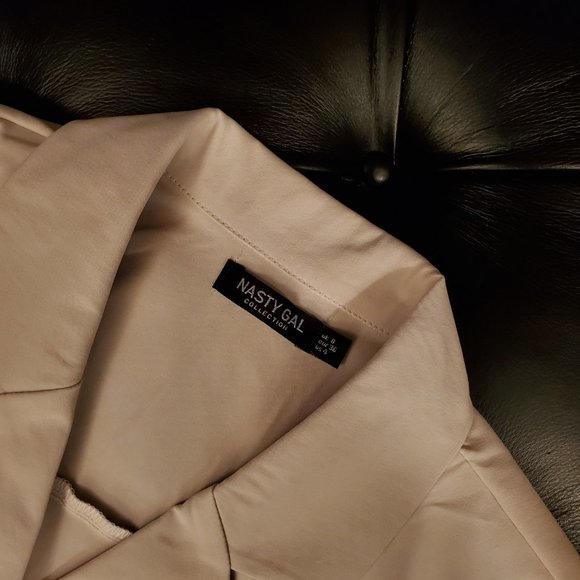 NASTY GAL Cropped Dress Shirt - Picture 3 of 5
